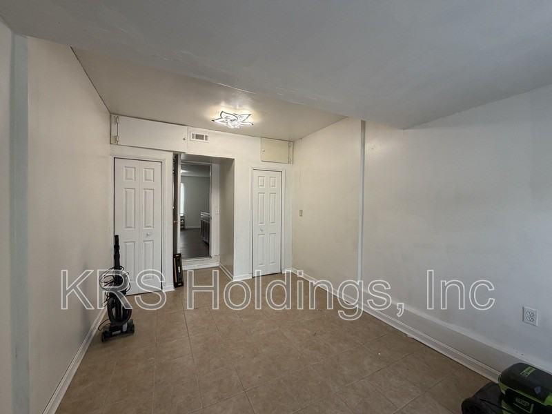 1222 Corkwood Cir - Photo 4 of 12