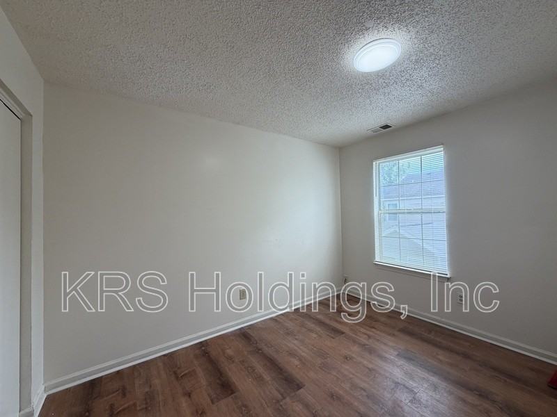 1222 Corkwood Cir - Photo 7 of 12