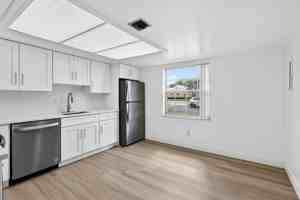 featured image of 686 17th St