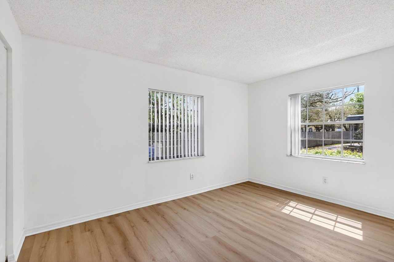 686 17th St - Photo 7 of 14