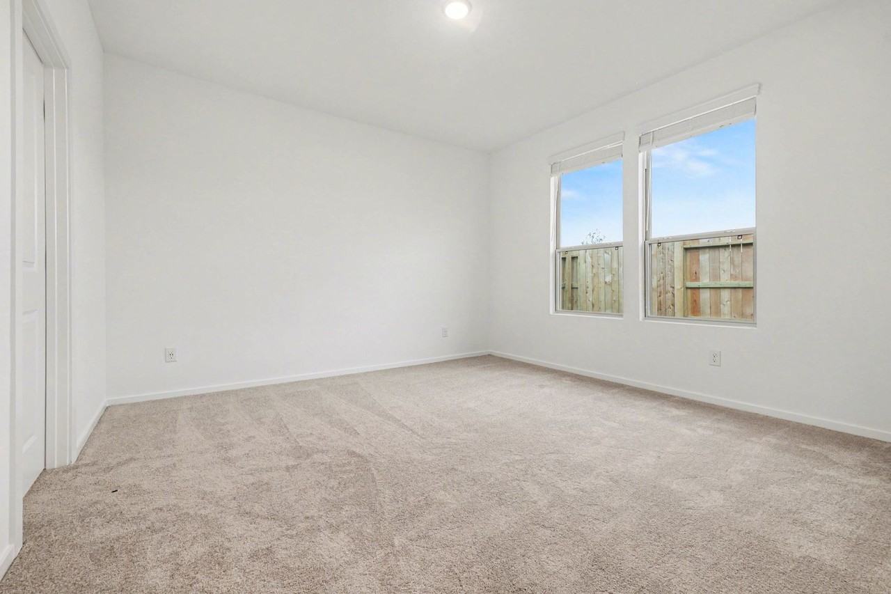 10723 Sora Dr - Photo 6 of 17