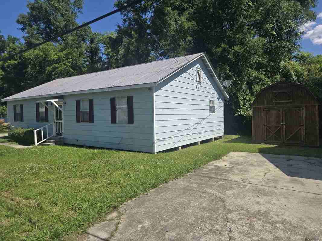 1160 Freeman Ln - Photo 3 of 6