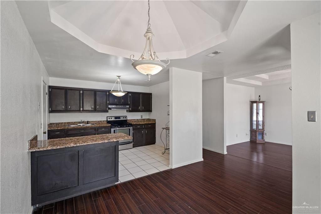 2419 N 28th St - Photo 3 of 10