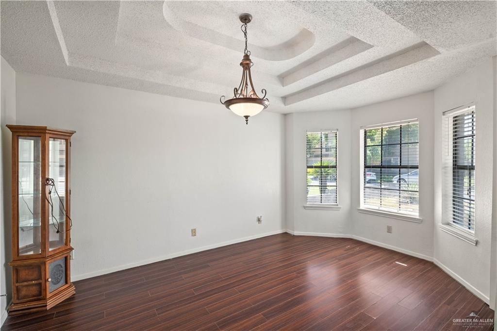 2419 N 28th St - Photo 5 of 10