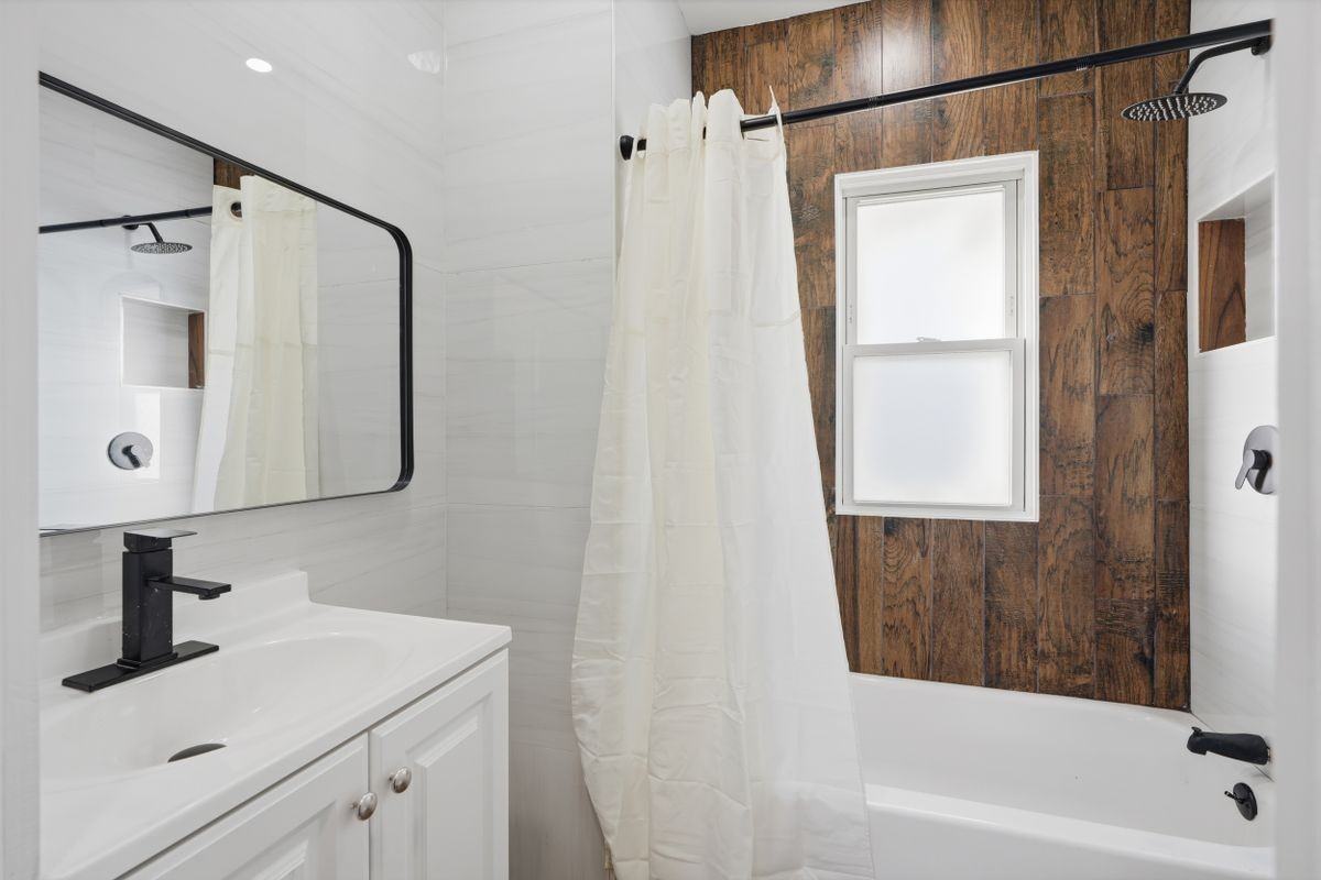 4663 Alter Rd - Photo 5 of 16