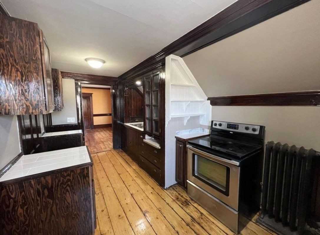 53 Messer St ##C - Photo 4 of 10