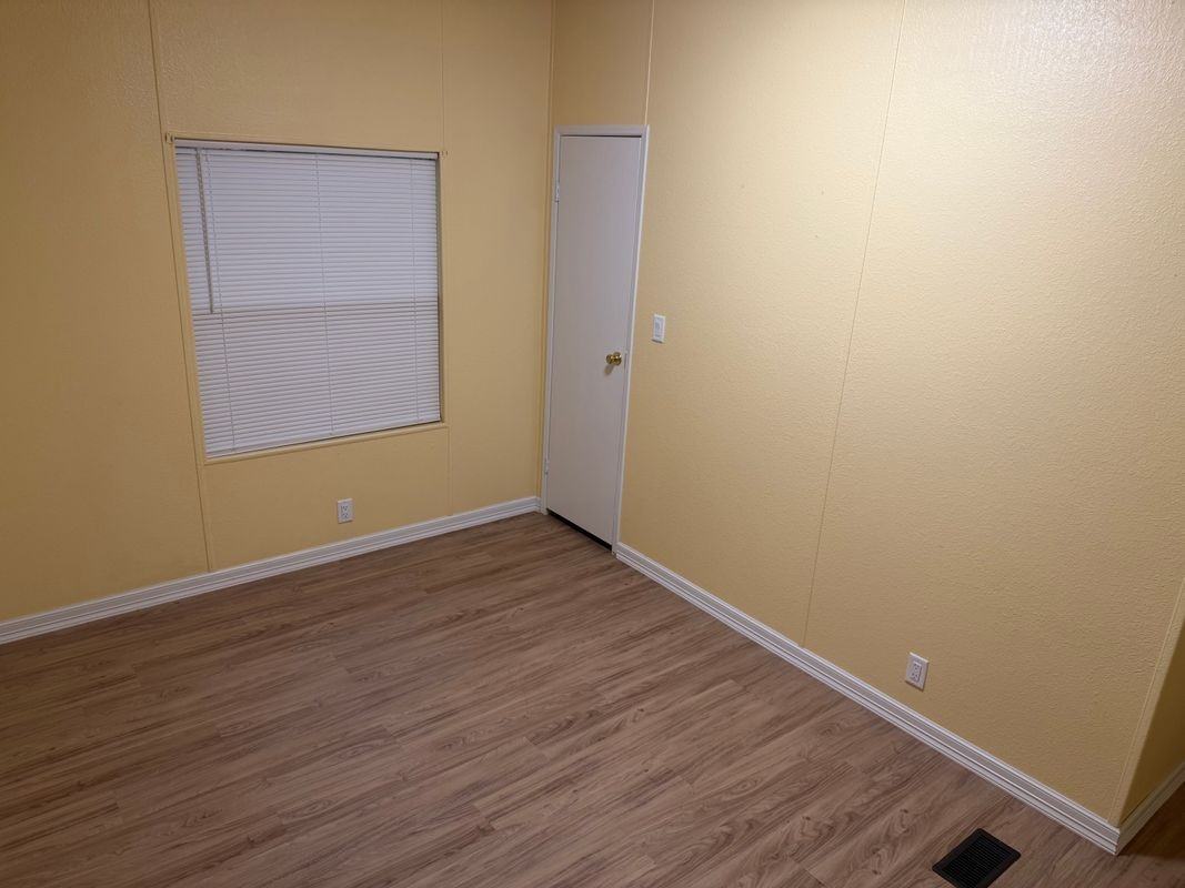 220 Jeffrey Dr - Photo 7 of 12