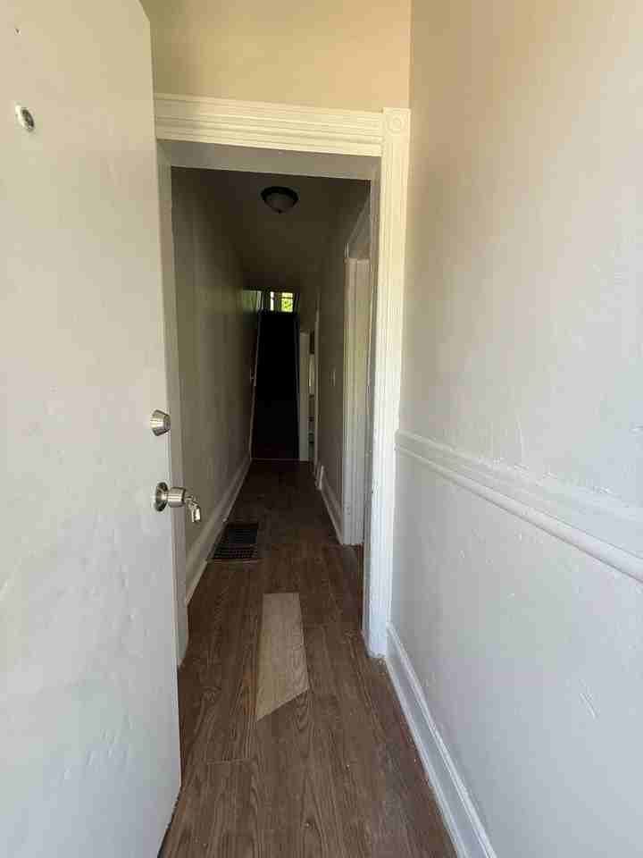 319 Rutherford Ave - Photo 6 of 26