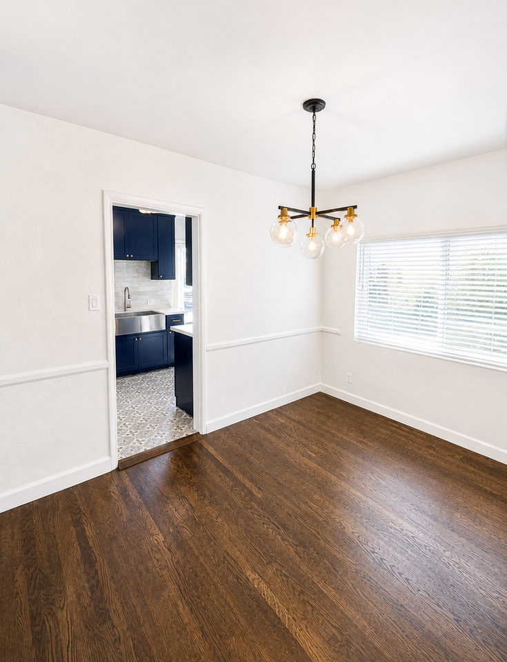 11437 Oxnard St - Photo 3 of 15