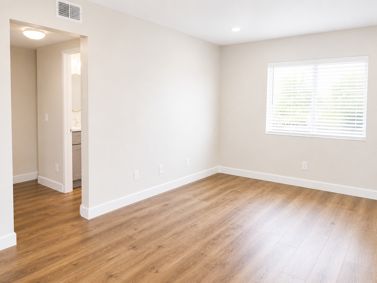 11441 Oxnard St - Photo 5 of 15