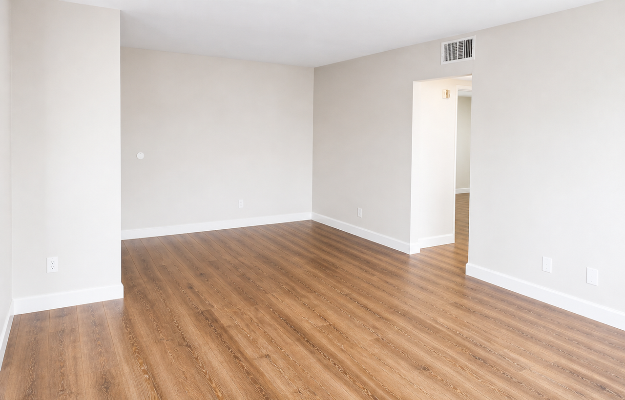 11441 Oxnard St - Photo 6 of 15
