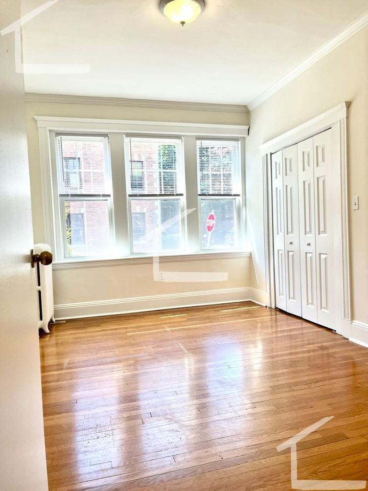 112 Kilsyth Rd - Photo 2 of 8