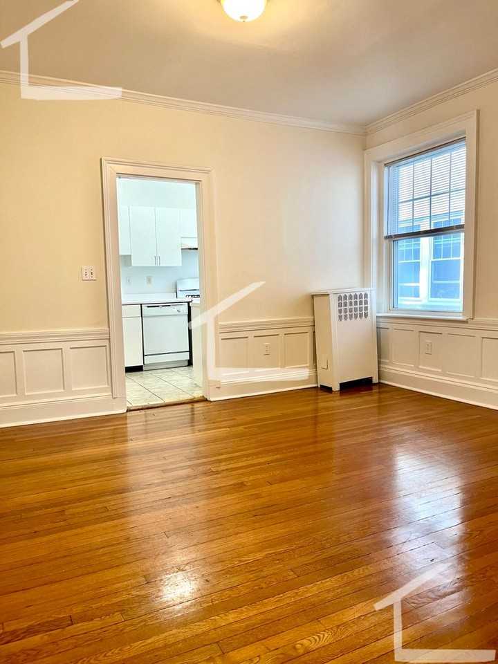 112 Kilsyth Rd - Photo 3 of 8