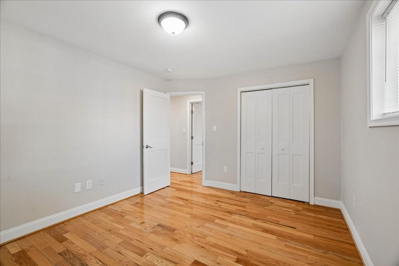 1 and 3 bedroom spacious apartments - Photo 6 of 13