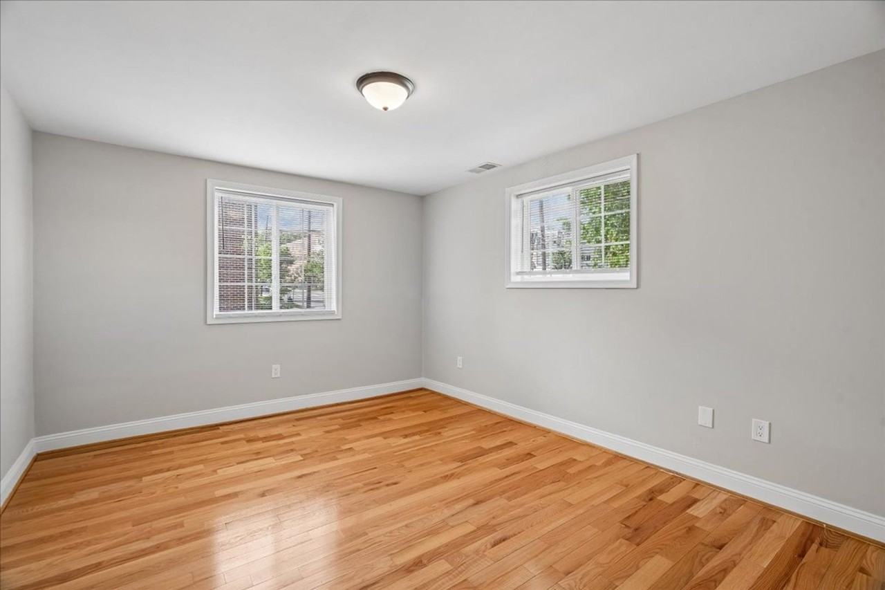 1 and 3 bedroom spacious apartments - Photo 7 of 13