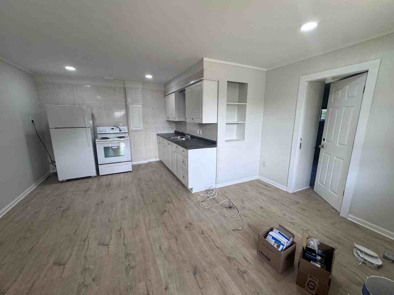 904 Coldwater Rd #5 - Photo 2 of 9