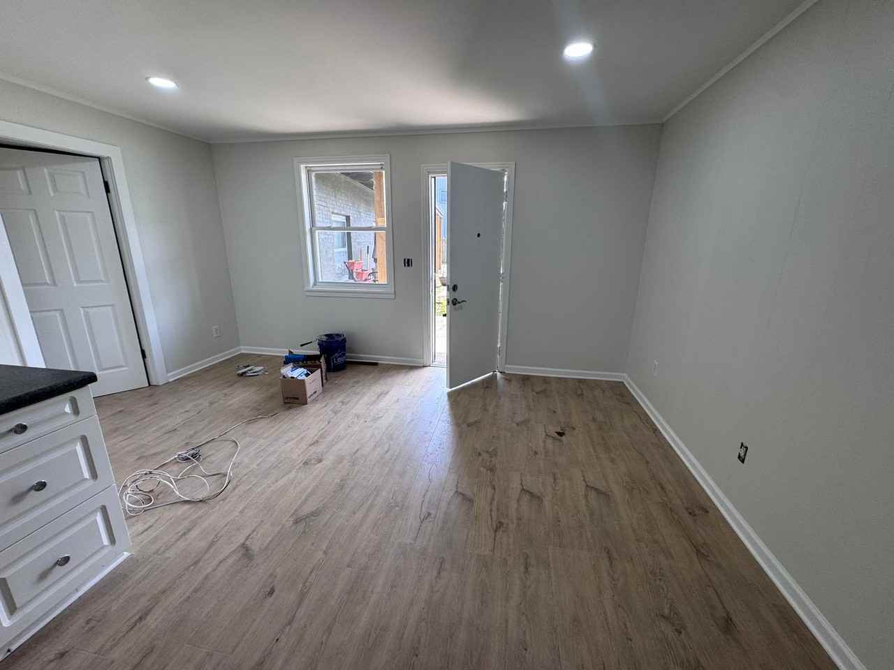 904 Coldwater Rd #5 - Photo 4 of 9