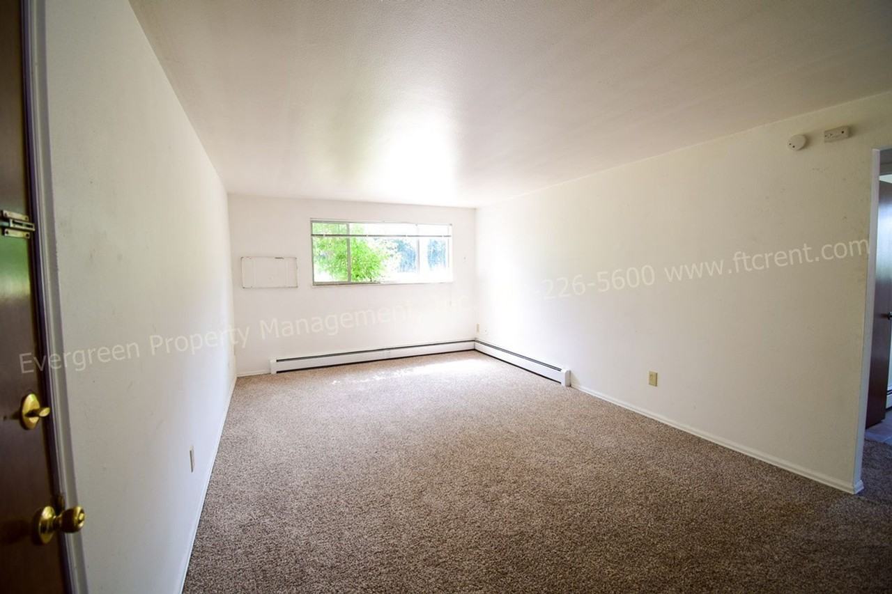 L-07 - Photo 4 of 12