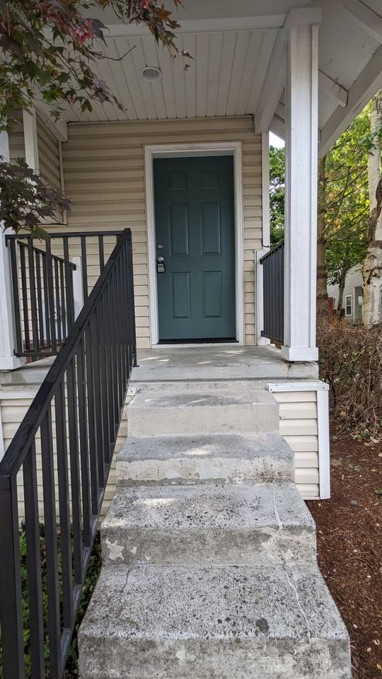 Halsey East Townhomes - Photo 5 of 50