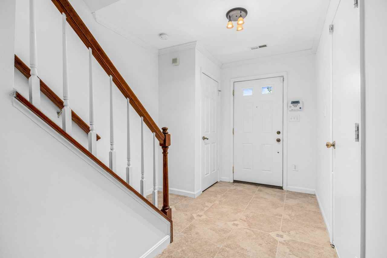 146 Washington St - Photo 5 of 46