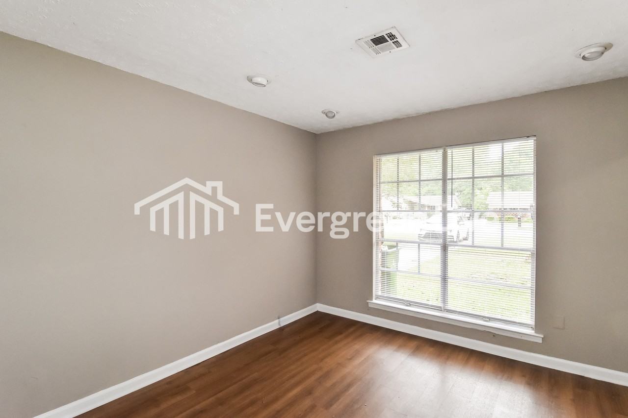6535 Pinebrook Dr - Photo 4 of 15