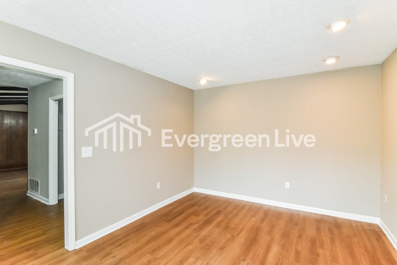 6535 Pinebrook Dr - Photo 6 of 15