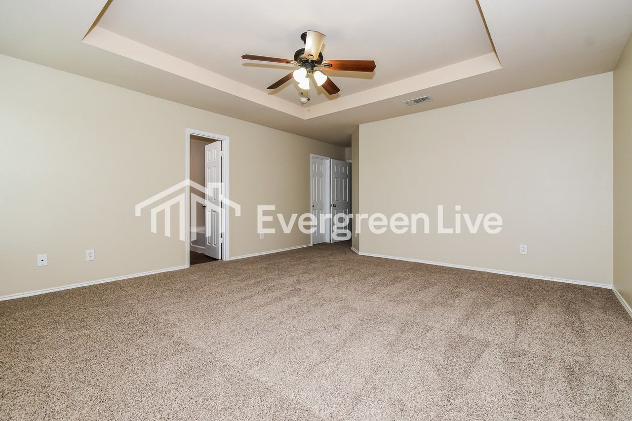 528 Silverleaf Ct - Photo 7 of 15