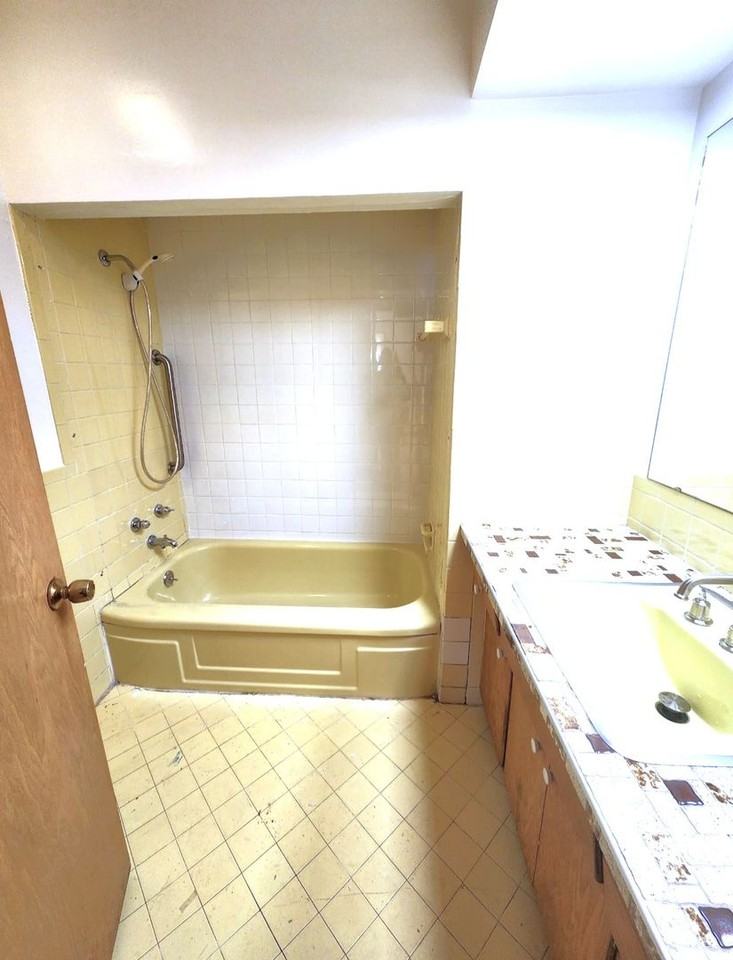 4272 N 91st St - Photo 6 of 11
