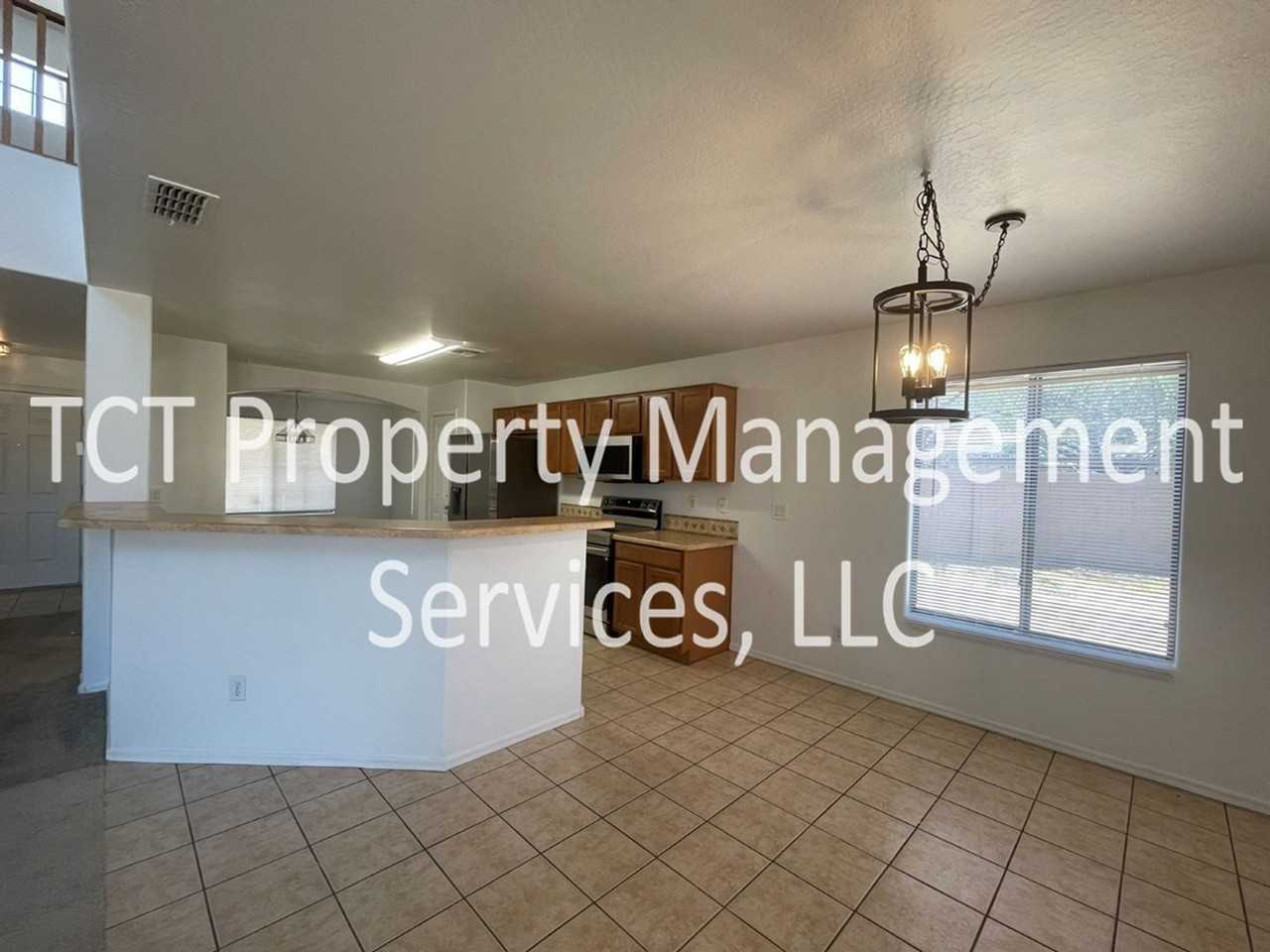2602 S 112th Dr - Photo 2 of 13
