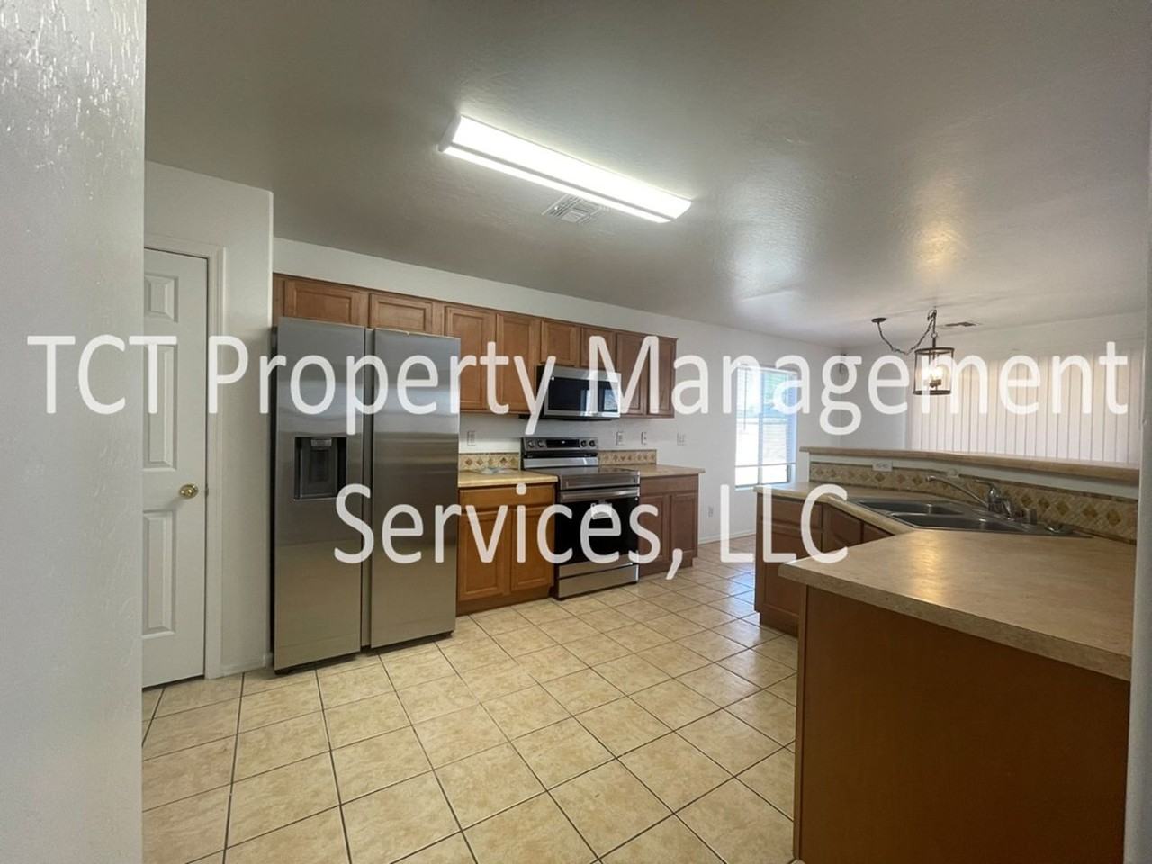 2602 S 112th Dr - Photo 3 of 13