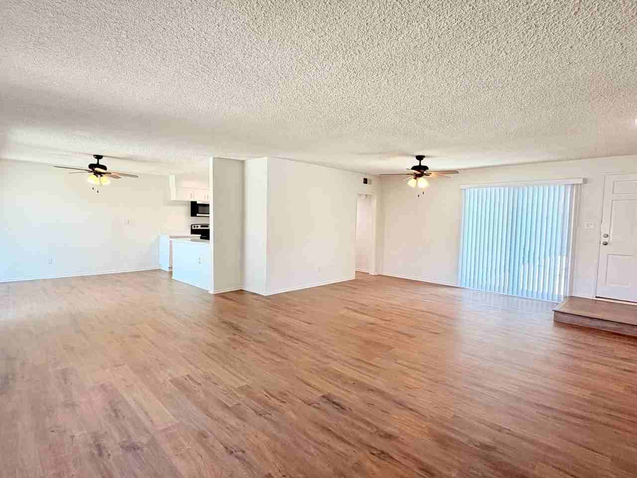 127 - SUTTON TERRACE - Photo 4 of 19