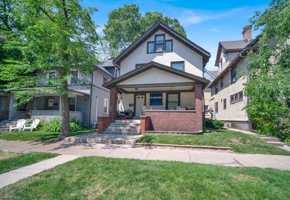 featured image of 807 Foster St