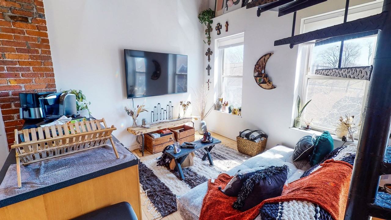 922 State St #4 - Photo 6 of 12