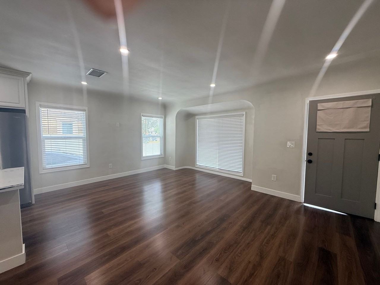 3688 Taft St - Photo 4 of 16