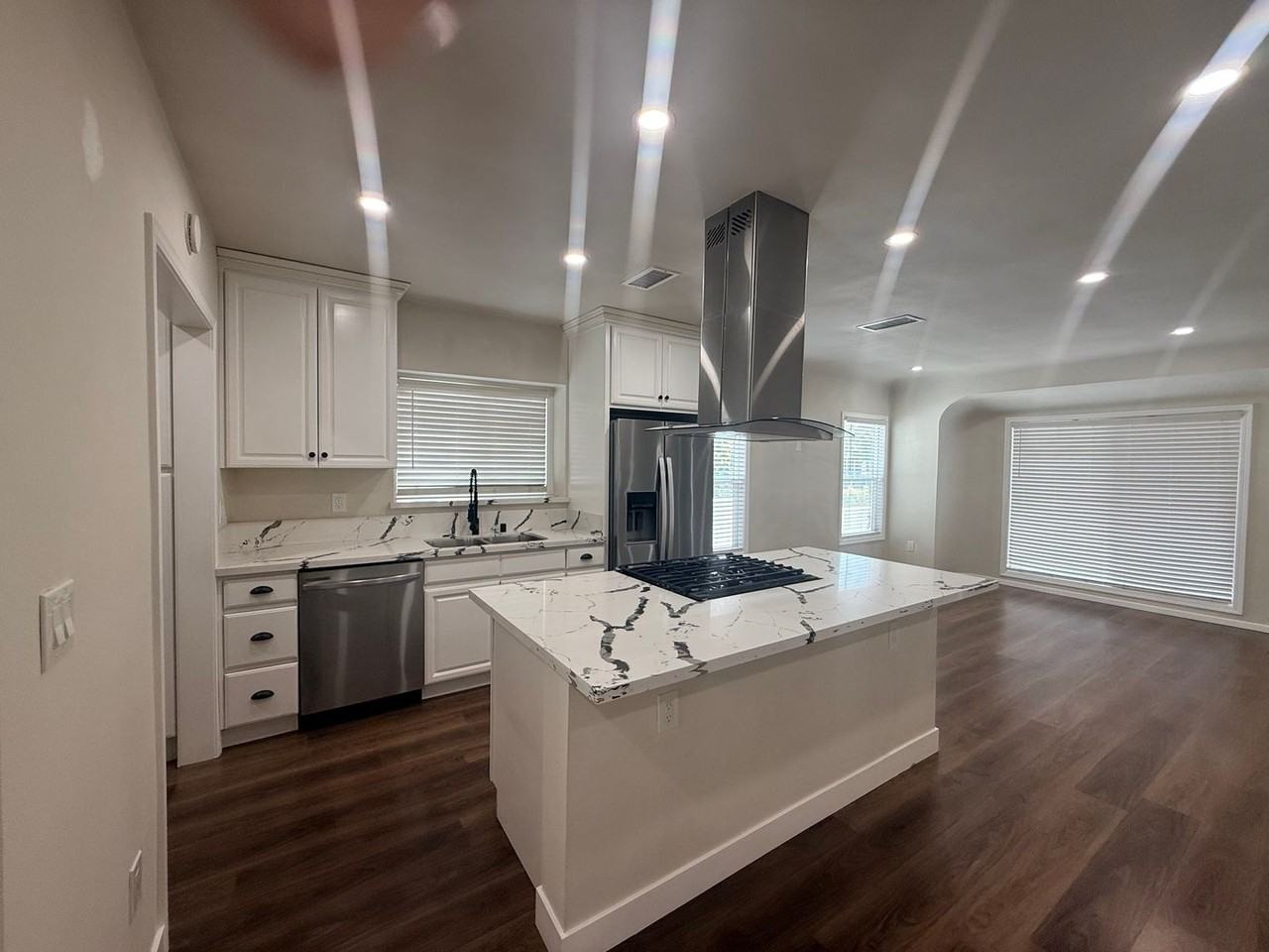 3688 Taft St - Photo 6 of 16
