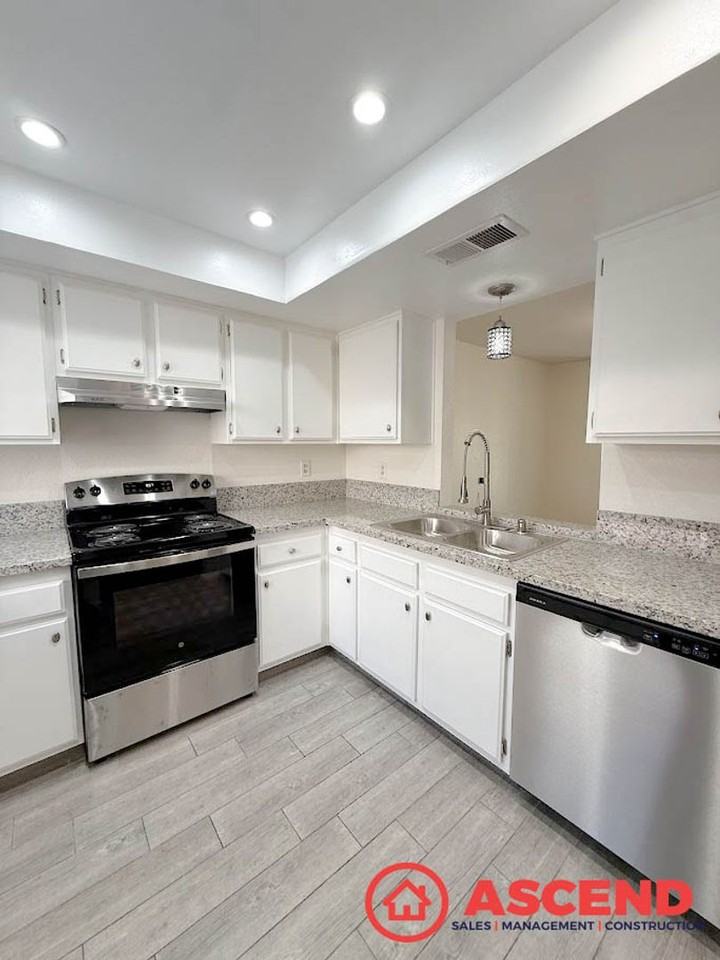 14500 Las Palmas Dr #32 - Photo 3 of 26