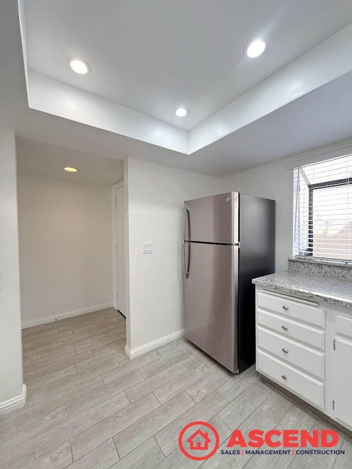 14500 Las Palmas Dr #32 - Photo 5 of 26