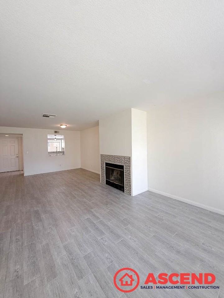 14500 Las Palmas Dr #32 - Photo 7 of 26