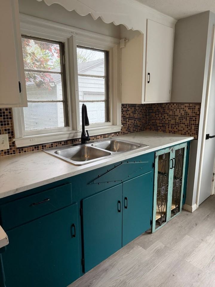 1918 Franklin Pl Nw - Photo 2 of 12