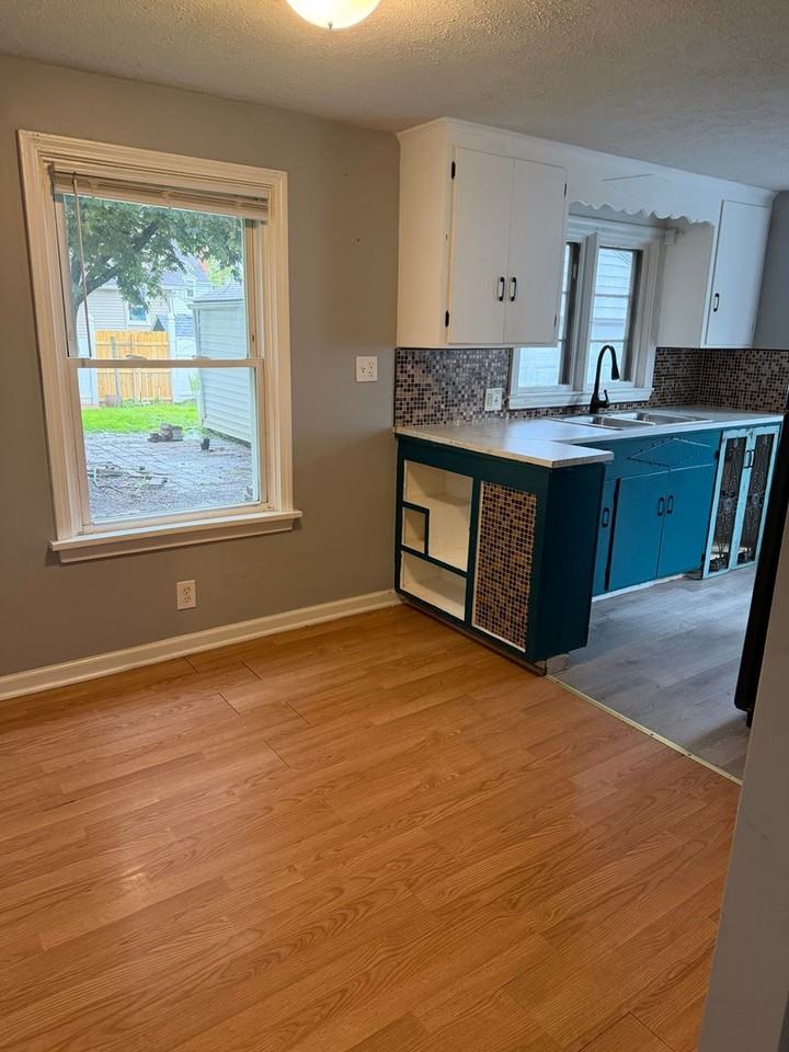 1918 Franklin Pl Nw - Photo 3 of 12