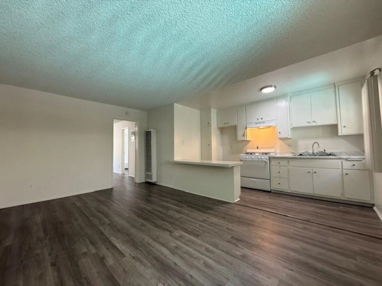 14608 Yukon Avenue, - Photo 5 of 50