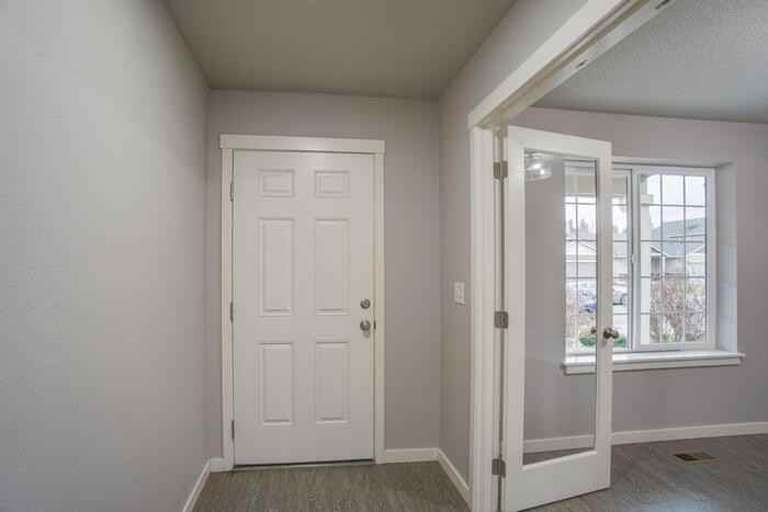 11914 Ne 102nd St - Photo 6 of 27