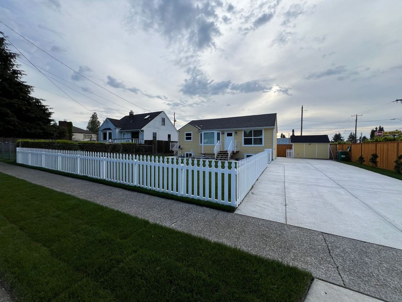 13454 1st Ave Sw - Photo 3 of 50