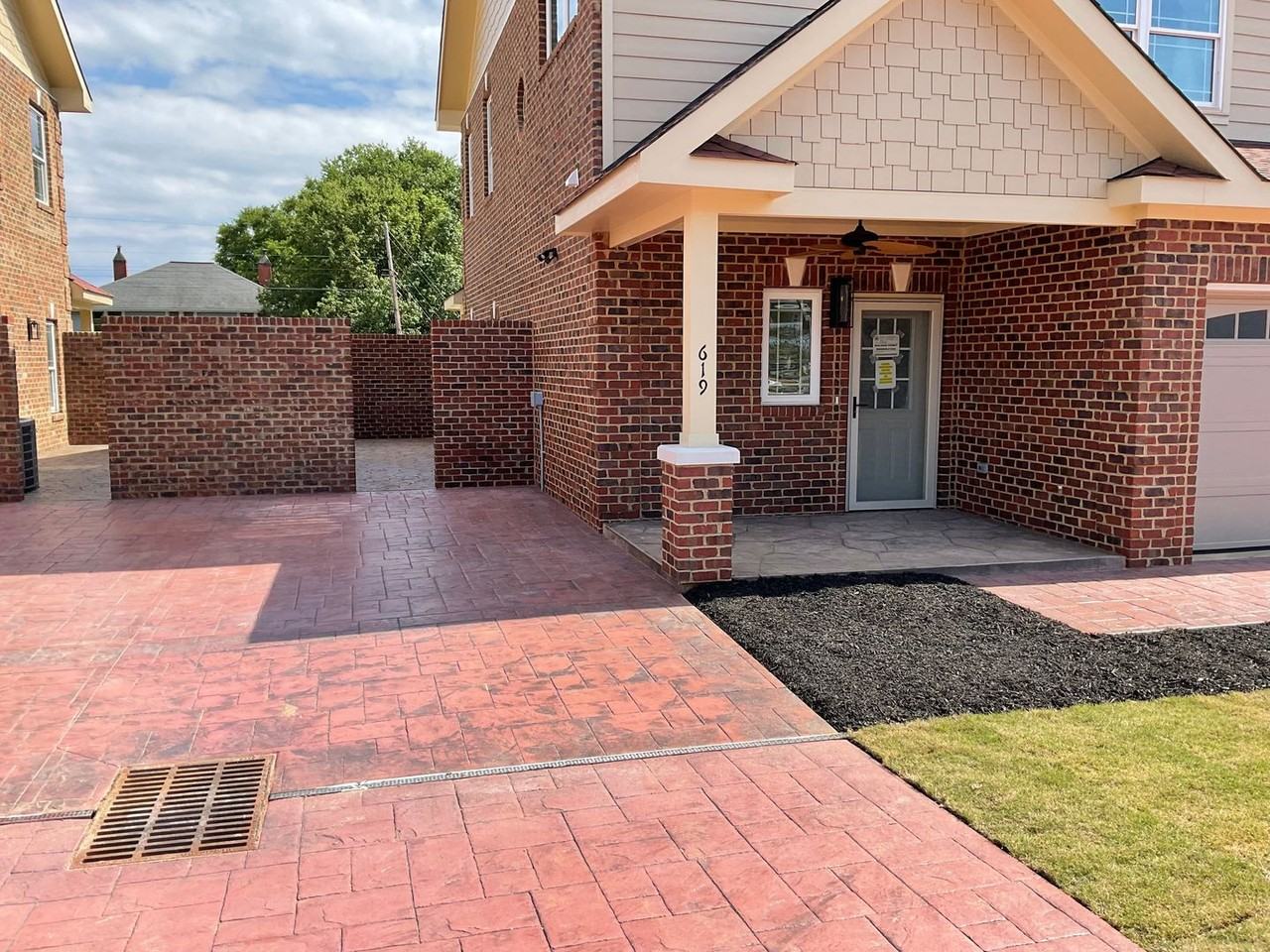 619 E Main St - Photo 3 of 17