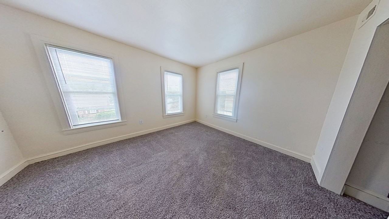 122 Church St - Photo 5 of 6