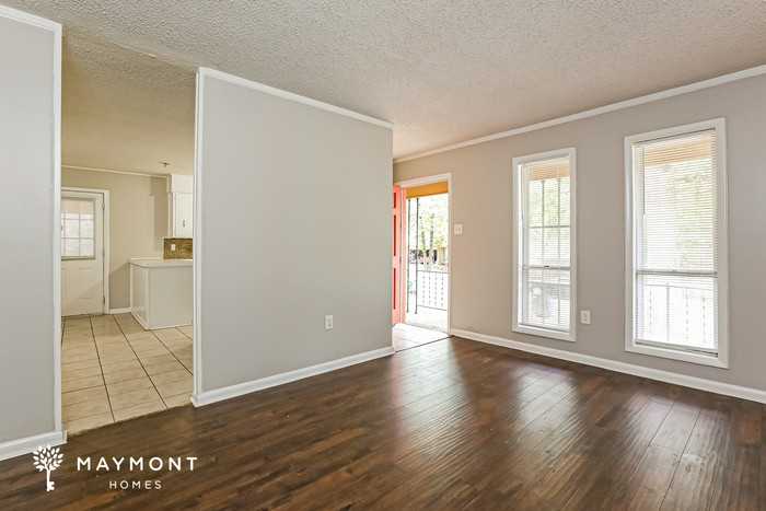 8707 Oakhaven Dr - Photo 4 of 14