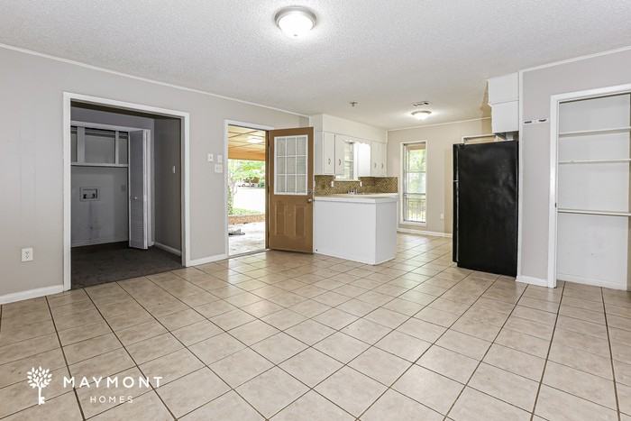 8707 Oakhaven Dr - Photo 7 of 14