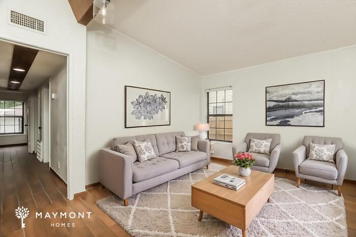 314 Surrels Ave - Photo 5 of 15