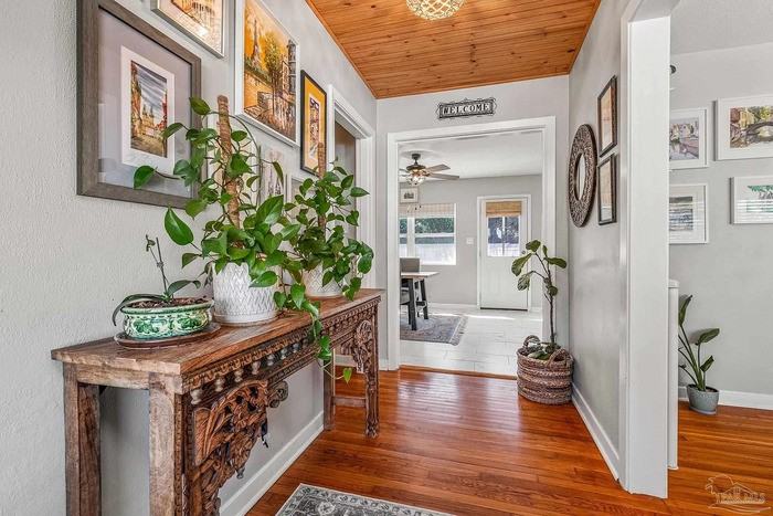 319 Gamarra Rd - Photo 4 of 28