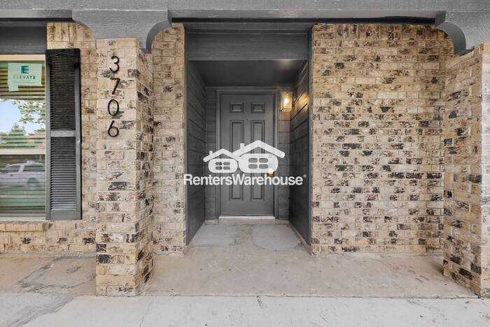 3706 Standridge Dr - Photo 6 of 48